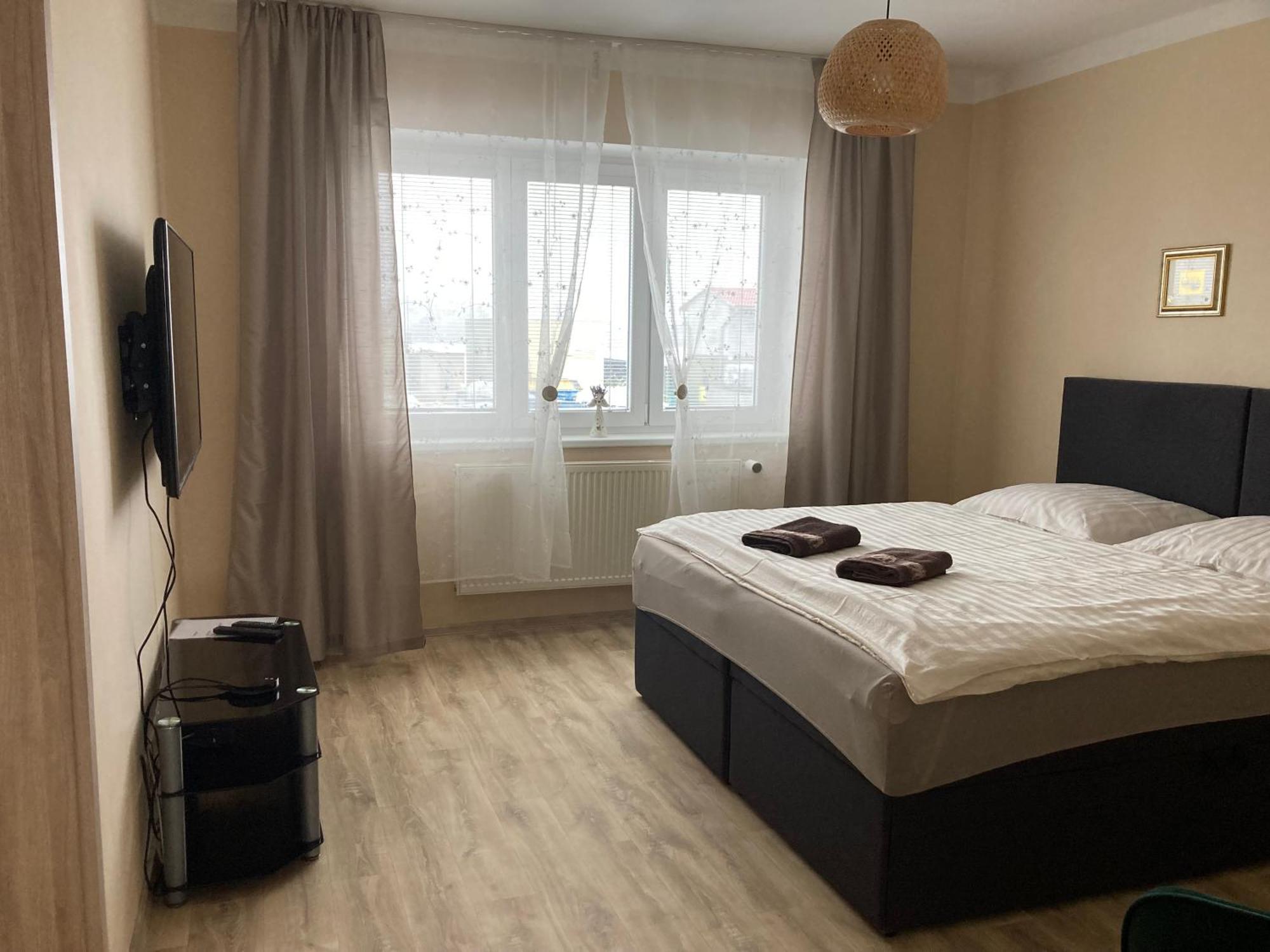 Apartment In The Garden Drzovice 외부 사진