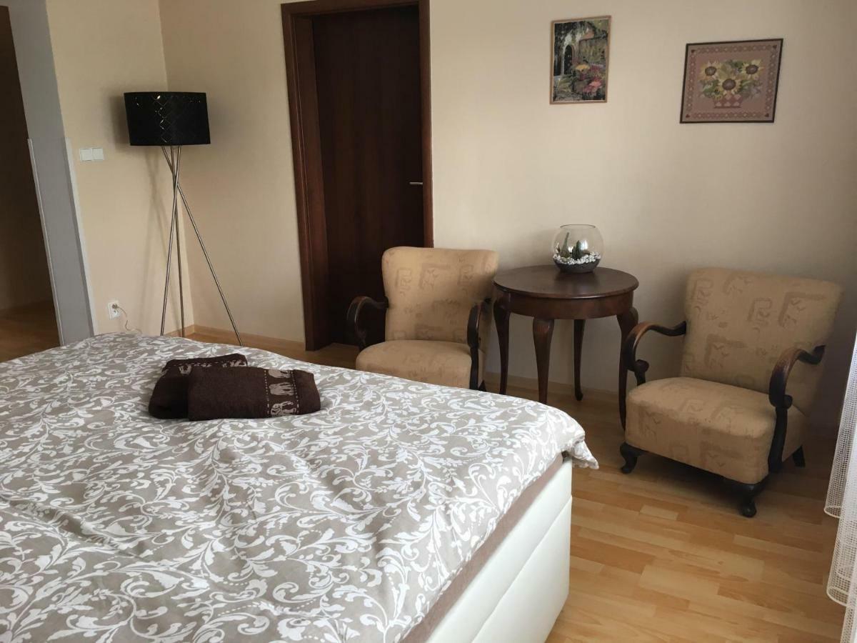 Apartment In The Garden Drzovice 외부 사진