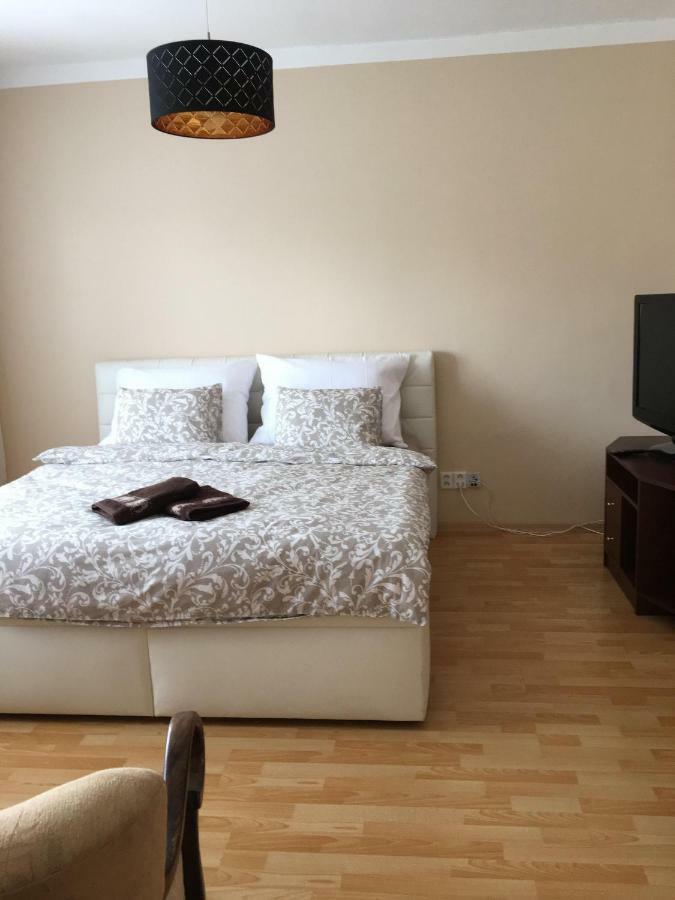 Apartment In The Garden Drzovice 외부 사진